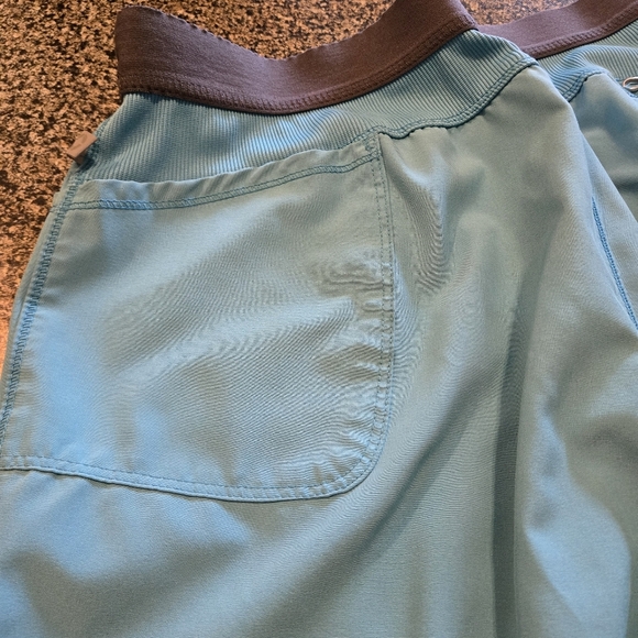 Cherokee Infinity Scrub Set For Women Contemporary Fit size M - FLAWED - Picture 7 of 15